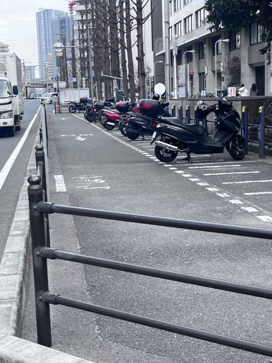 中崎町駅自転車駐輪場の様子